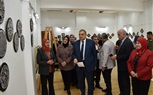 رئيس جامعة كفر الشيخ يفتتح معرضي جماليات الحفر المعدني وإطلالة مصرية بالتربية النوعية