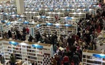 توافد زوار معرض الكتاب من مختلف الأعمار على معرض الكتاب بيومه الرابع