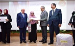 وزير العمل ومحافظ بورسعيد يُسلّمان عقود عمل لذوى همم.. وشهادات إتمام التدريب المهنى لخريجين جُدد 