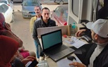 تقديم 35 طلب ترخيص وإصدار 18 رخصة فورية بسيارة المركز التكنولوجى بكفر الشيخ 