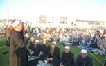 محافظ كفر الشيخ يؤدى صلاة عيد الفطر المبارك.. ويوزع هدايا «الرئيس» علي الأطفال