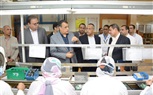  فى إطار حرصه على التواجد بين العاملين لمتابعة سير العملية الإنتاجية ،،، 