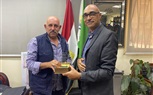 النائب ايهاب منصور يكرم اللواء أحمد جلال الطنطاوي رئيس حي العمرانية