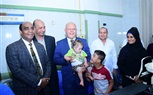 فحص١٨ طفل بالحملة المجانية للكشف المبكر عن القرنية المخروطية لأطفال متلازمة داون بمستشفي سوهاج الجامعي