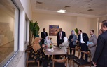 وزير العمل يَتفقد مكاتب العاملين بمقر 