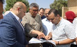 محافظ الجيزة يتفقد أعمال تأهيل وتدبيش مصرف المريوطية بدءآ من قرية سقارة وحتي الطريق الأوسطي