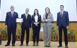 وزيرة التنمية المحلية ومحافظ الجيزة يكرمون عدد من العاملين المتميزين بمركز سقارة