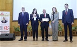 وزيرة التنمية المحلية ومحافظ الجيزة يكرمون عدد من العاملين المتميزين بمركز سقارة