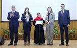 وزيرة التنمية المحلية ومحافظ الجيزة يكرمون عدد من العاملين المتميزين بمركز سقارة