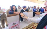 مايا مرسى تتفقدقافلة المساعدات الإغاثية والمراكز اللوجيستية للهلال الأحمر المصرى بمدينة العريش.
