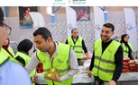 طلاب أكاديمية اخبار اليوم يشاركون صناع الخير تعبئة كراتين رمضان 