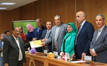 رئيس جامعة كفر الشيخ يكرم المشاركين والمتميزين في ختام فعاليات الأسبوع البيئى وريادة الاعمال