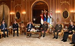 الفريق أول عبد المجيد صقر القائد العام للقوات المسلحة وزير الدفاع والإنتاج الحربى يلتقى وزير الجيوش الفرنسية 