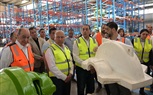 رئيس الوزراء يتفقد مصنعي 