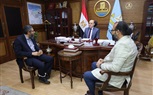 محافظ كفر الشيخ ووفد مشروع تعزيز التكيف مع تغير المناخ يناقشان جهود حماية السواحل