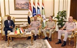 الفريق أول / عبد المجيد صقر القائد العام للقوات المسلحة وزير الدفاع يلتقى وزير خارجية جمهورية بنين 
