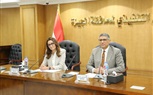 محافظ الجيزة يسلّم شهادات محو الأمية لـ 18 من العاملين بالمنطقة الأثرية بالهرم