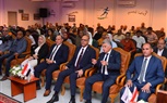 وزير العمل يُسلم 50 عقد عمل لذوي همم من أبناء