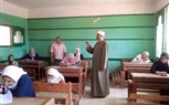 رئيس منطقة كفر الشيخ الأزهرية يحاور الطلاب حول مستوي امتحان «اللغة الإنجليزية» للثانوية
