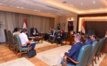 وزير العمل يستقبل وفدًا من شركة 
