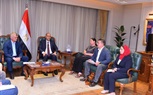 وزير العمل يستقبل وفدًا من شركة 