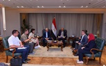 وزير العمل يستقبل وفدًا من شركة 