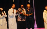 د. حسام عطا يشيد بنجاحات مسرحية 