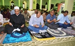 محافظ سوهاج يؤدي صلاة الجمعة بمسجد الشرطة ويلتقي المواطنين عقب الصلاة