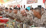 الفريق أول عبد المجيد صقر القائد العام للقوات المسلحة وزير الدفاع والإنتاج الحربى يلتقى بعدد من مقاتلى المنطقة الغربية العسكرية