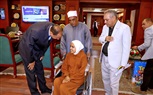 محافظ سوهاج يكرم الطالبة 