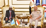 الفريق أول عبد المجيد صقر القائد العام للقوات المسلحة وزير الدفاع والإنتاج الحربى يلتقى وزير الدفاع الصومالى