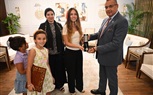 مبارك يكرم أسرة الشهيد العميد خالد عطية في ذكرى نصر أكتوبر