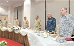 الفريق / أشرف سالم زاهر القائد العام للقوات المسلحة  يتفقد الجاهزية القتالية للمنطقة المركزية العسكرية ويشارك المقاتلين وجبة الإفطار