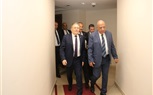 وزير الكهرباء يتابع مع 