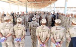 الفريق أشرف سالم زاهر القائد العام للقوات المسلحة وزير الدفاع والإنتاج الحربى يتفقد إحدى وحدات التدريب الأساسى بالقوات المسلحة