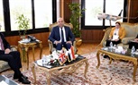 وزير الطيران المدني يبحث مع السفير البريطاني تعزيز الشراكة الاستراتيجية والتعاون الثنائي في مجال الطيران المدني