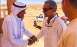 من قلب الرملة.. رئيس مدينه ابوزنيمة يؤدي صلاة الجمعة بين الأهالي ويستمع لمطالبهم في جوله ميدانية 
