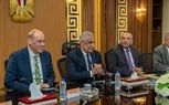 وزير الإنتاج الحربي يبحث مع رئيس اقتصادية قناة السويس تنفيذ المصانع ومحطات معالجة وتحلية المياه