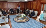 قناة السويس تبحث مع شركة