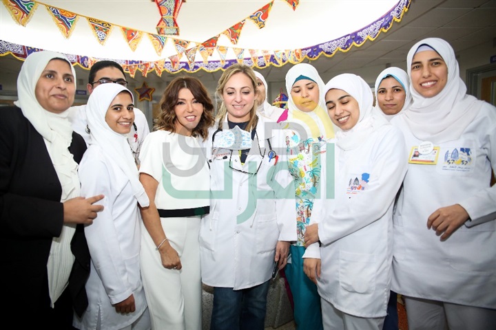 بالصور.. سميرة سعيد تزور مستشفى 57357 بالصور.. سميرة سعيد تزور مستشفى 57357