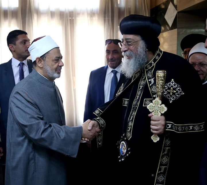 البابا تواضروس الثاني يهنىء شيخ الأزهر بعيد الفطر المبارك