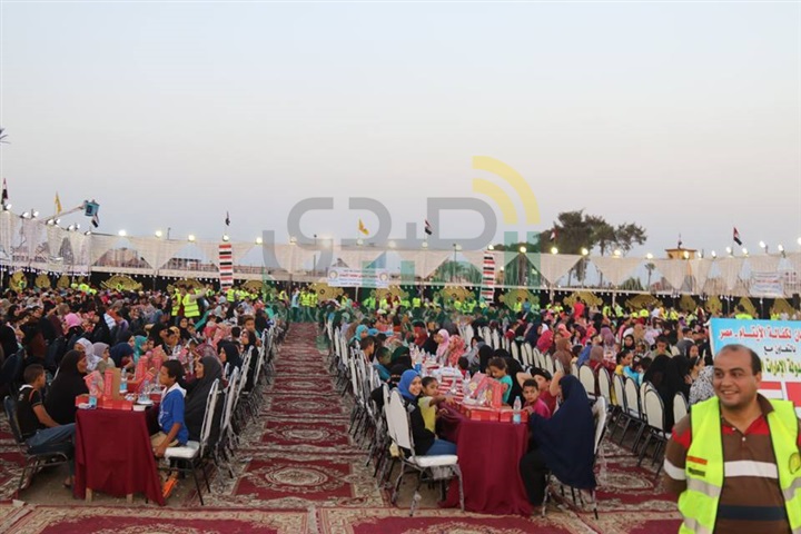 بالفيديو والصور.. محافظ كفر الشيخ يشهد حفل إفطار لـ3200 يتيمًا وكفيفًا 