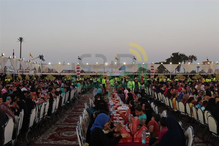 بالفيديو والصور.. محافظ كفر الشيخ يشهد حفل إفطار لـ3200 يتيمًا وكفيفًا 