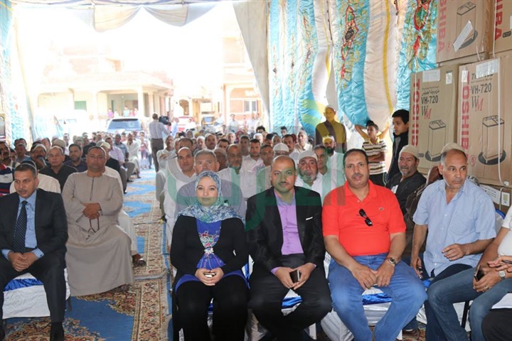 الصور.. توزيع ٢٥ جهاز عروسة لغير القادرات بكفر الشيخ