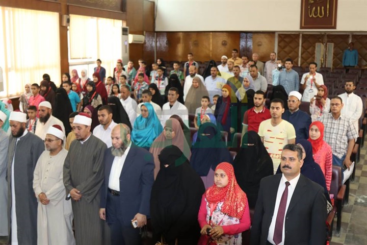 بالفيديو والصور.. محافظ كفرالشخ يكرم 95 من حفظة القرآن الكريم في مسابقة الأوقاف الرمضانية 