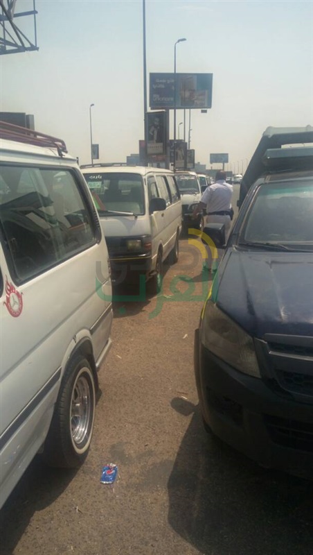 بالصور.. حملة مكبرة لضبط الخارجين عن قواعد المرور أعلى الدائري