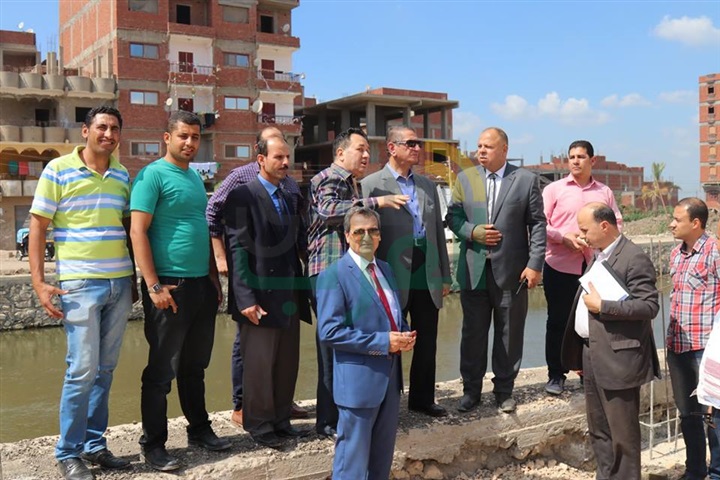 بالفيديو والصور.. محافظ كفر الشيخ يتابع أعمال كورنيش ترعة الزاوية