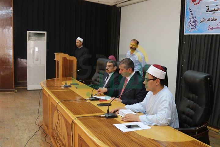بالفيديو والصور.. محافظ كفرالشخ يكرم 95 من حفظة القرآن الكريم في مسابقة الأوقاف الرمضانية 