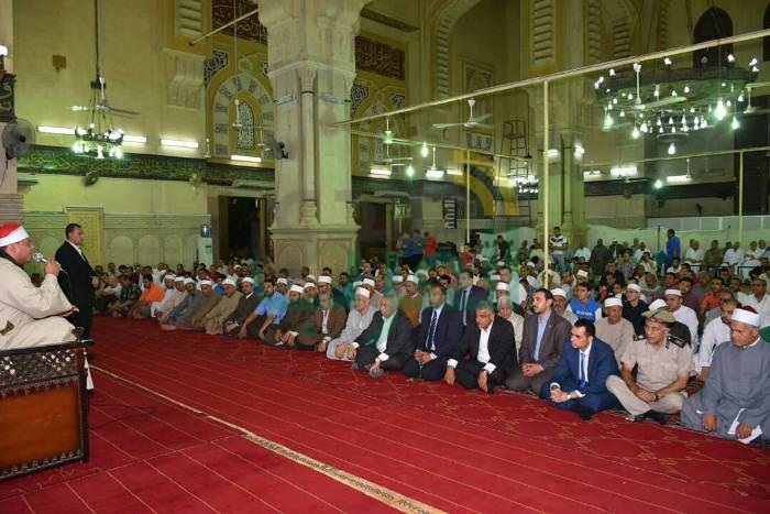 محافظ الشرقية يشارك احتفال مديرية الأوقاف بليلة القدر بمسجد الفتح بمدينة الزقازيق
