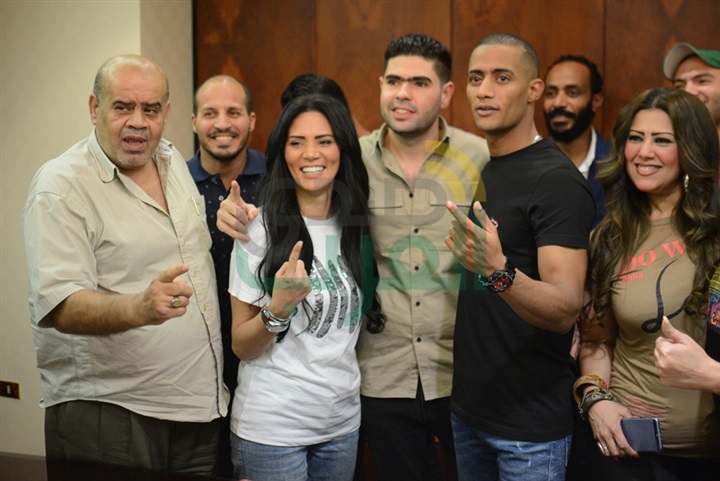 بالصور.. محمد رمضان يحتفل بنجاح "لا سحر ولا شعوذة"" بالصور.. محمد رمضان يحتفل بنجاح "لا سحر ولا شعوذة""